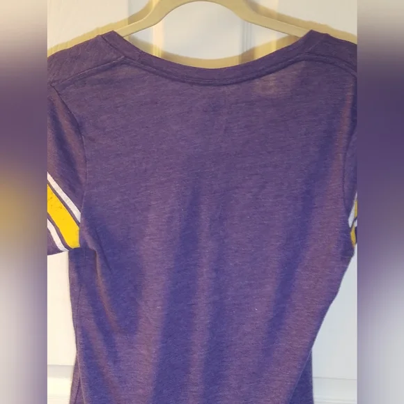 NWT Women's NFL Team Apparel Vikings Minnesota Size Medium Purple Yellow Tshirt - Picture 6 of 10